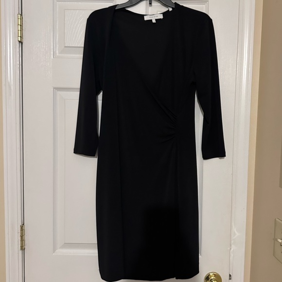 Lark & Ro wrap dress - Picture 1 of 5